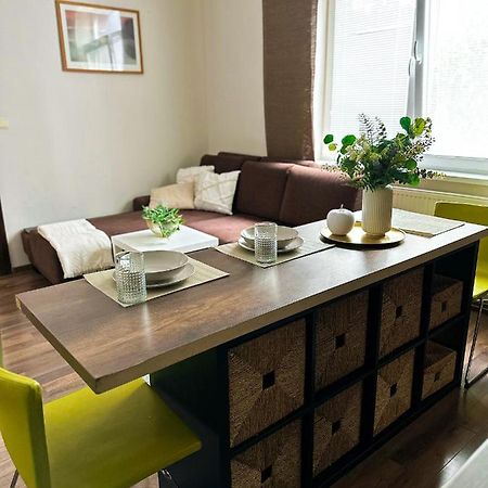 Spacious City Centre Apartment Μπρατισλάβα Εξωτερικό φωτογραφία